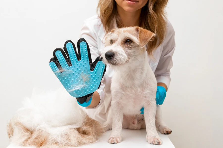 Deshedding Glove for Dogs and Cats